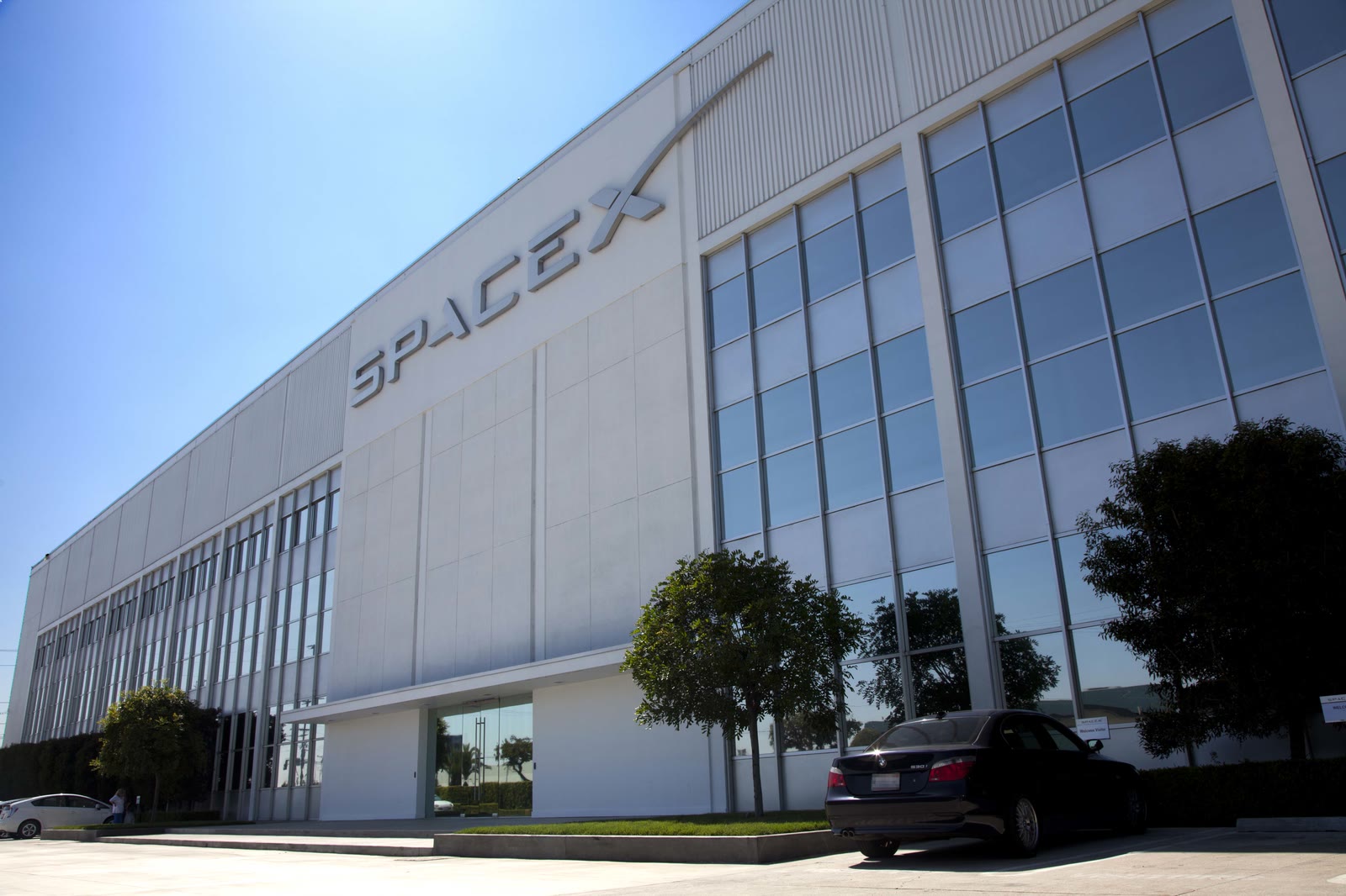 The SpaceX headquarters and factory in Hawthorne, California